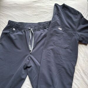 Men’s Figs Scrubs! Top and Bottom! DARK HARBOR - Size M